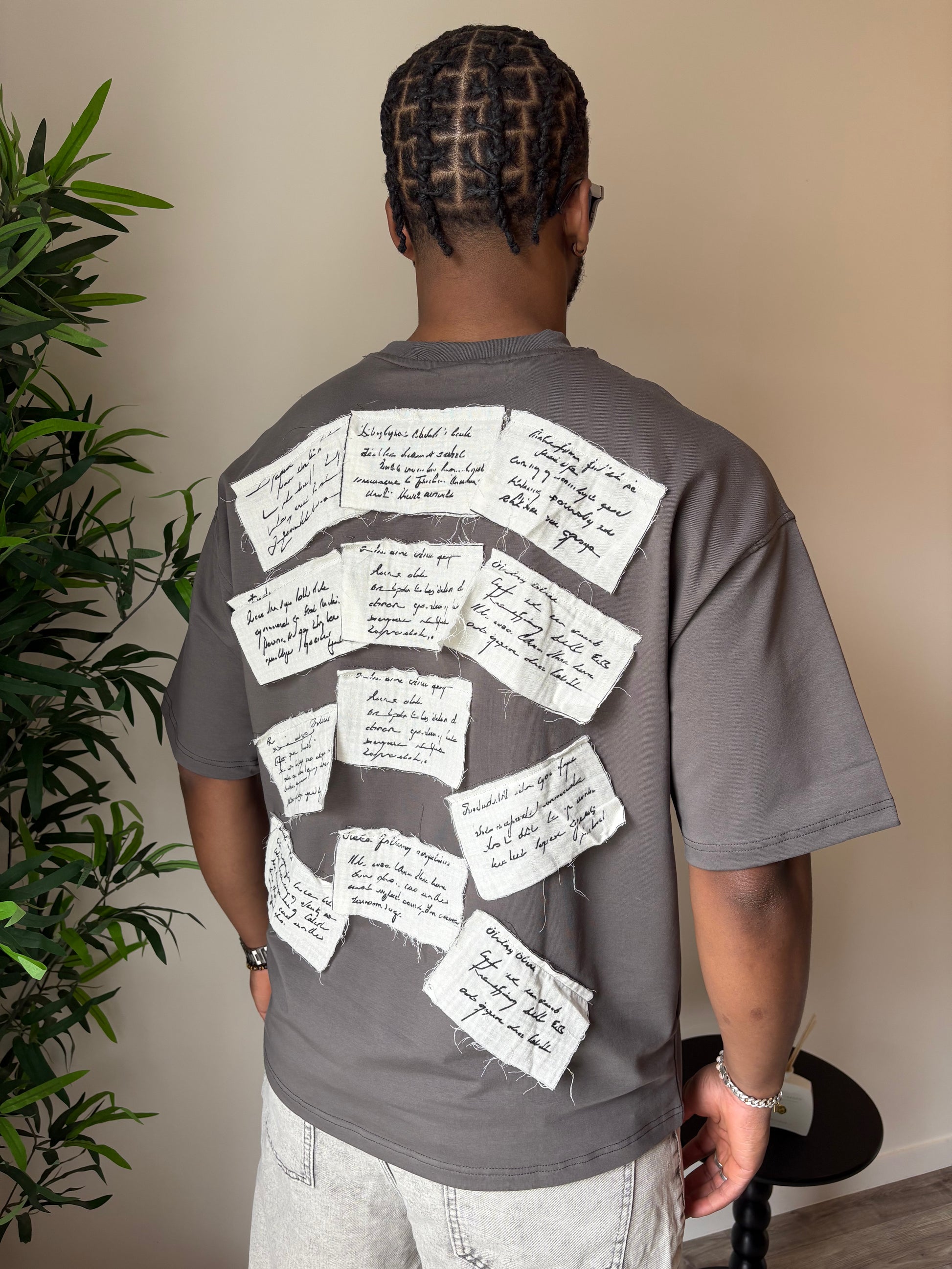 T-shirt “Write the Name” Gris - Édition Limitée