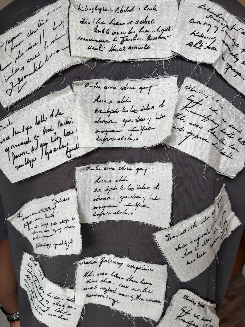 T-shirt “Write the Name” Gris - Édition Limitée