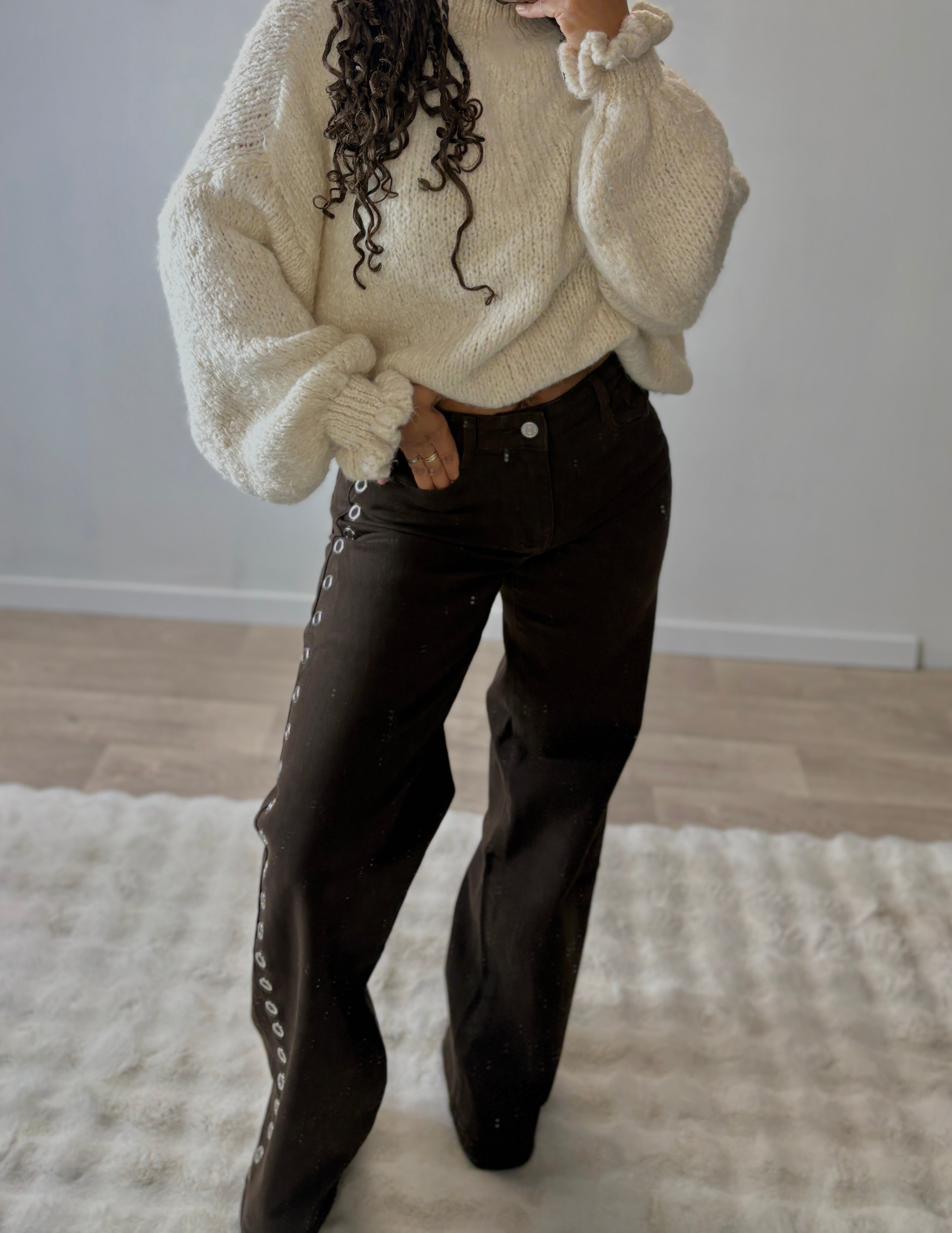 PANTALON DROIT A OEILLETS